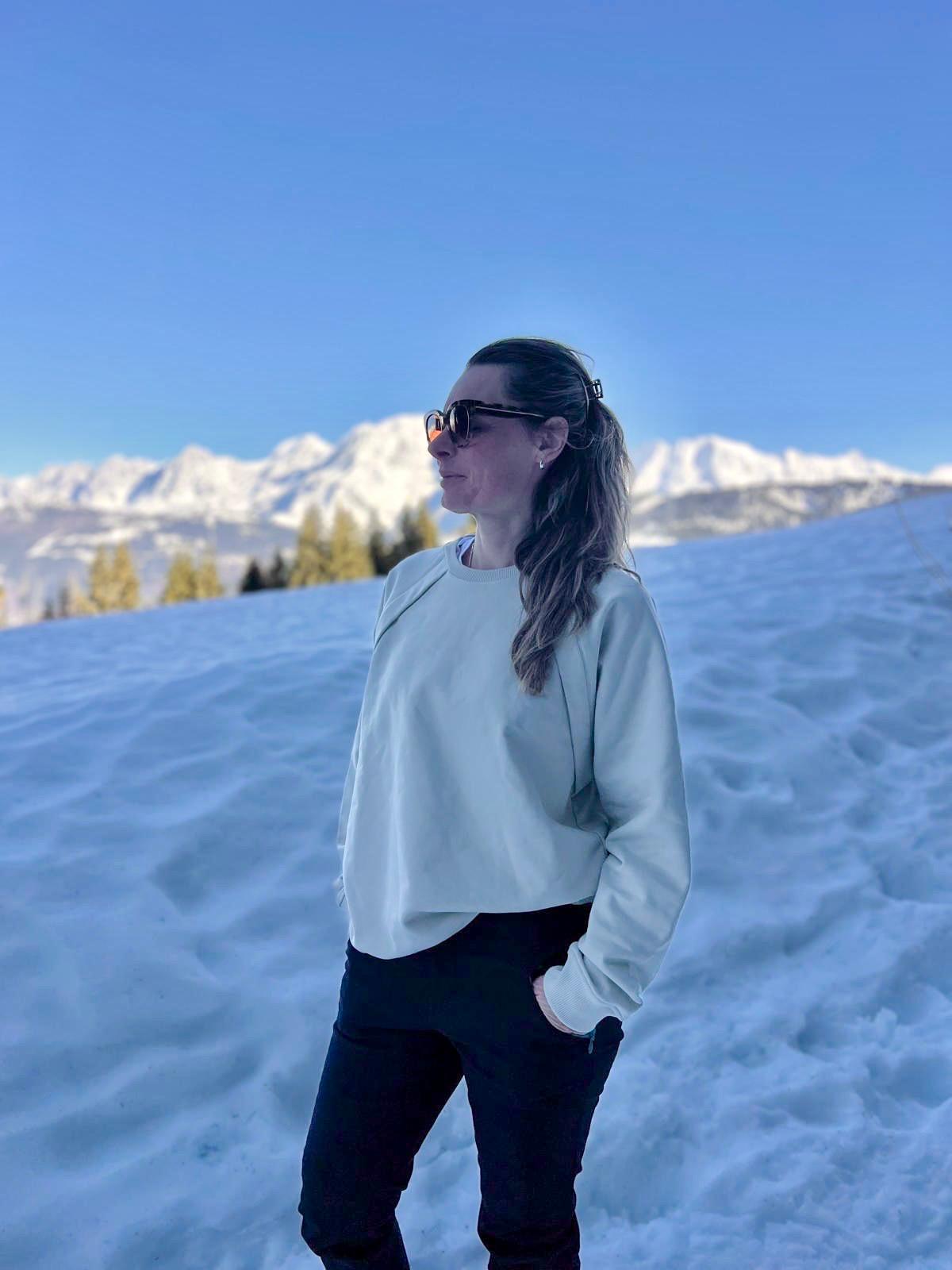 Patiente portant un vêtement MoeDCare pendant ses soins